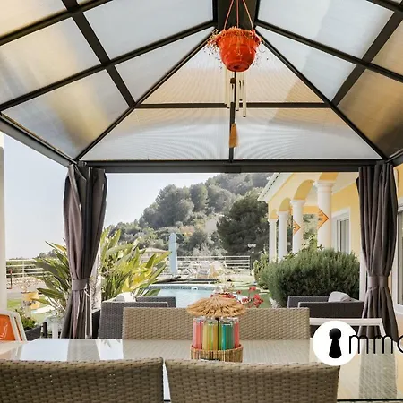 Luxury With Swimming Pool Сasa de vacaciones *