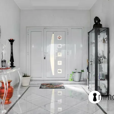 Casa vacanze Luxury With Swimming Pool Saint-Laurent-du-Var